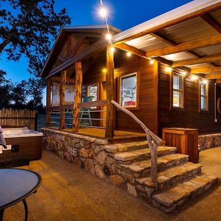 Rockin' R - Morning Star Cabin เฟรเดอริกส์เบิร์ก ภายนอก รูปภาพ