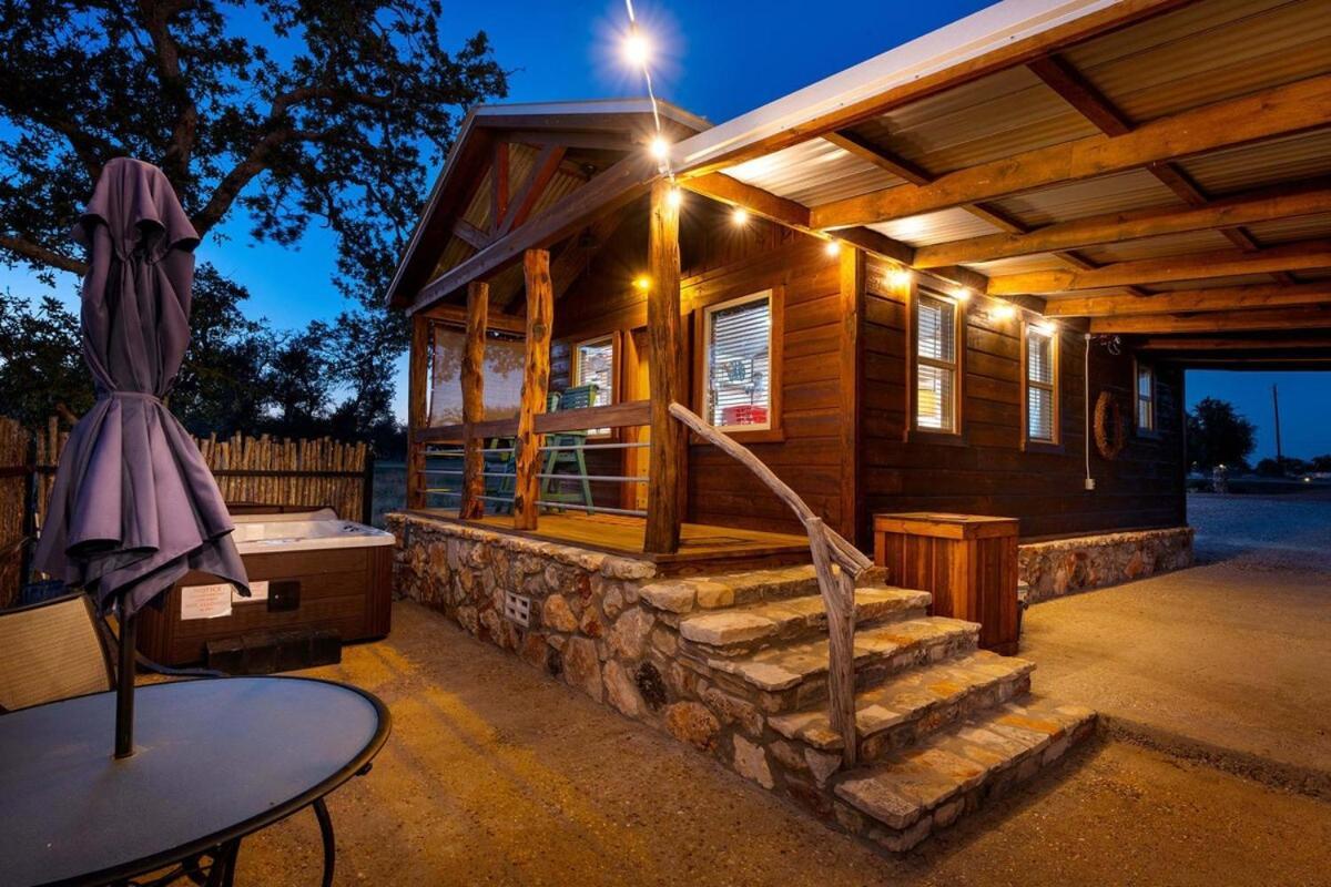 Rockin' R - Morning Star Cabin เฟรเดอริกส์เบิร์ก ภายนอก รูปภาพ