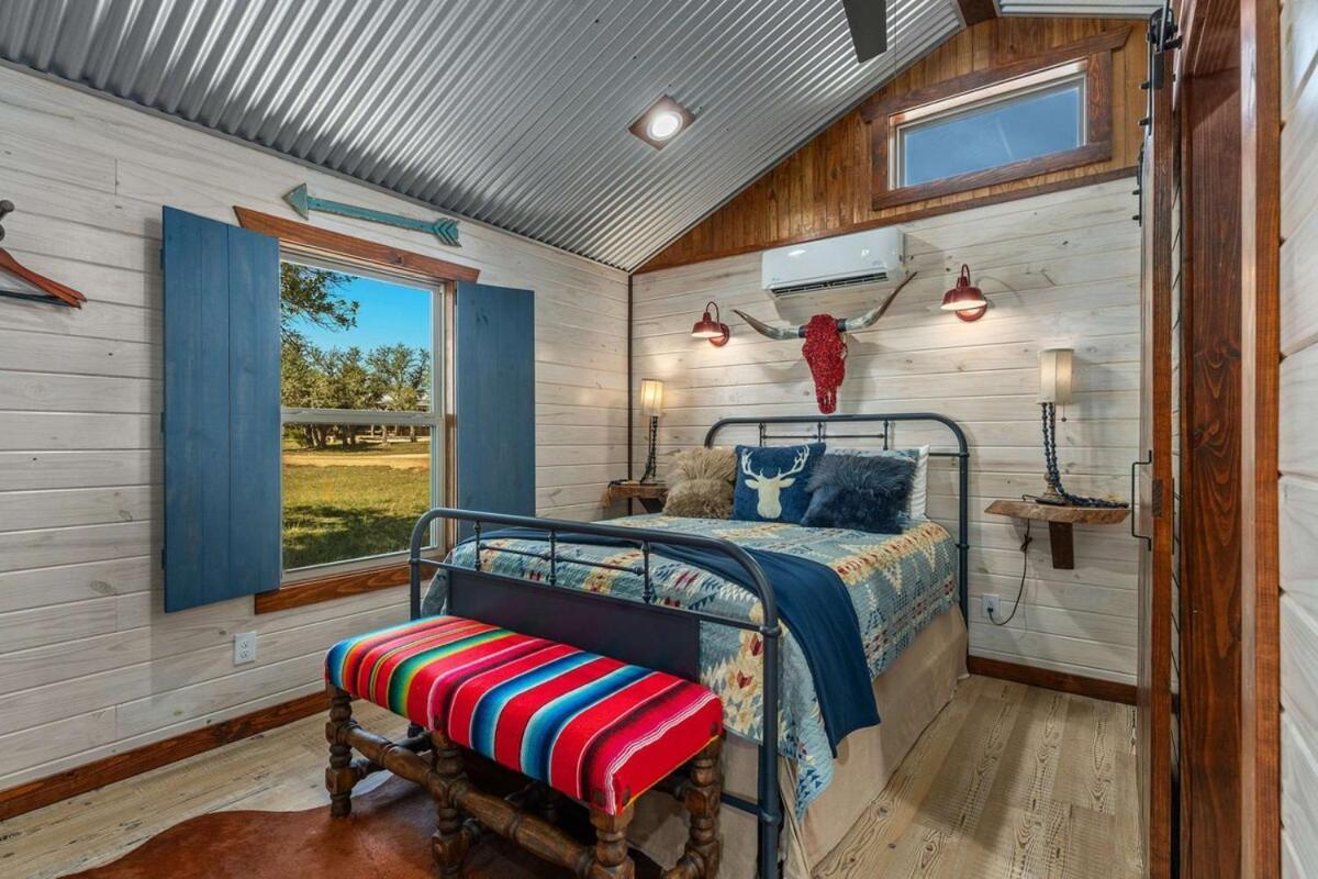 Rockin' R - Morning Star Cabin เฟรเดอริกส์เบิร์ก ภายนอก รูปภาพ