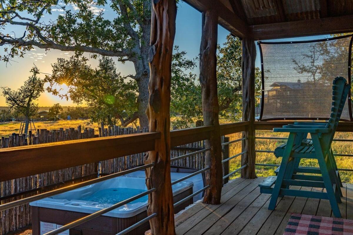 Rockin' R - Morning Star Cabin เฟรเดอริกส์เบิร์ก ภายนอก รูปภาพ