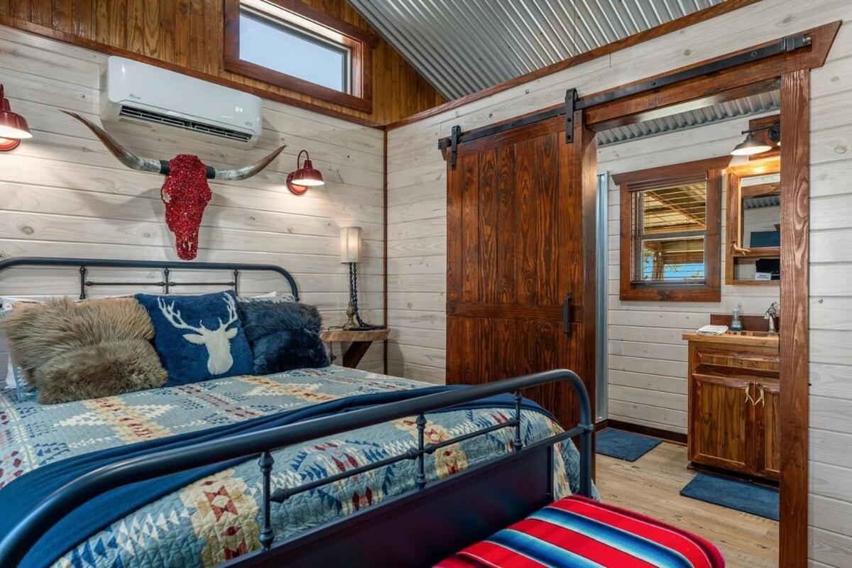 Rockin' R - Morning Star Cabin เฟรเดอริกส์เบิร์ก ภายนอก รูปภาพ