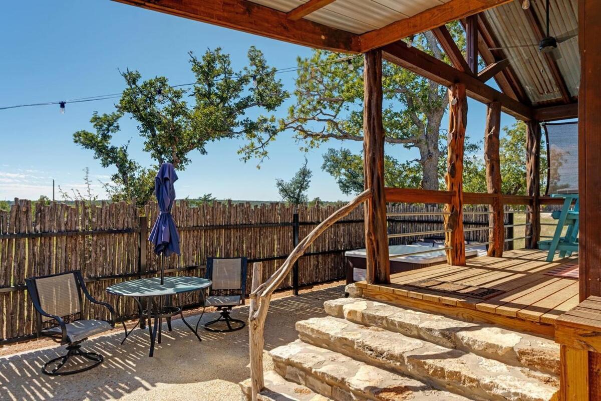 Rockin' R - Morning Star Cabin เฟรเดอริกส์เบิร์ก ภายนอก รูปภาพ