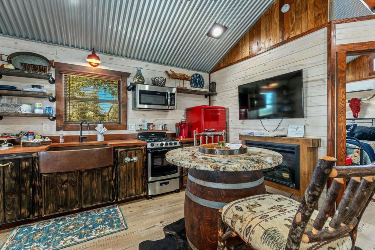 Rockin' R - Morning Star Cabin เฟรเดอริกส์เบิร์ก ภายนอก รูปภาพ