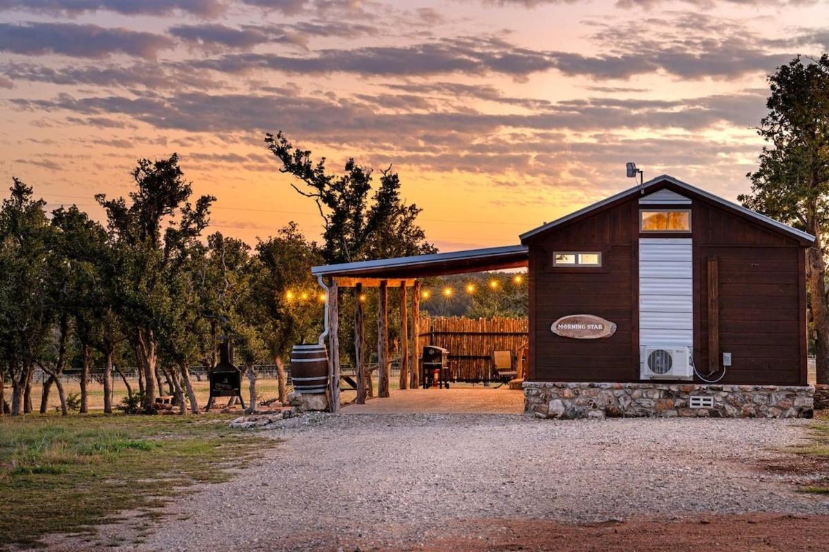 Rockin' R - Morning Star Cabin เฟรเดอริกส์เบิร์ก ภายนอก รูปภาพ