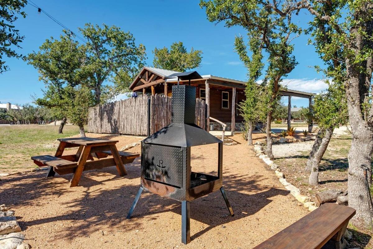 Rockin' R - Morning Star Cabin เฟรเดอริกส์เบิร์ก ภายนอก รูปภาพ